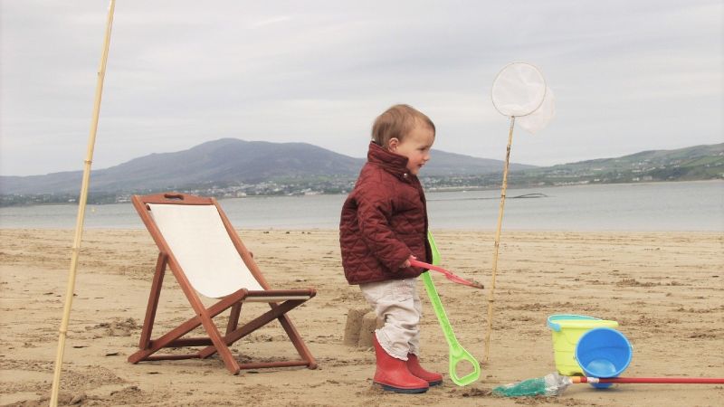 583KB Child on beach1